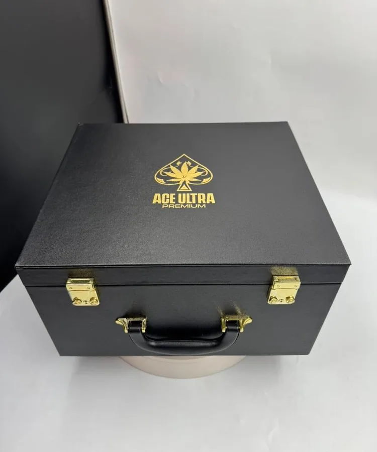 Ace Ultra Premium Black Edition 25pcs — Black Edition presentation case holding 25 sealed Ace Ultra Premium 2g disposable vapes